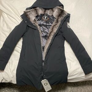 Save the Duck coat brand new never worn. Tags are on the coat